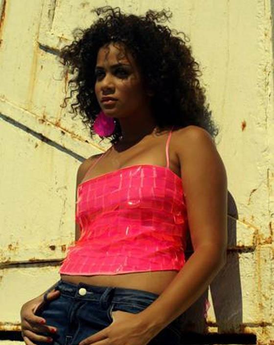 nese-sayles3